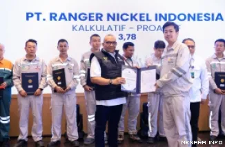 Wakil Menteri Ketenagakerjaan (Wamenaker) Afriansyah Noor saat melakukan kunjungan kerja ke PT Baoshuo Taman Industry Investment Group (BTIIG) di Morowali, Sulawesi Tengah, Selasa. (humas)