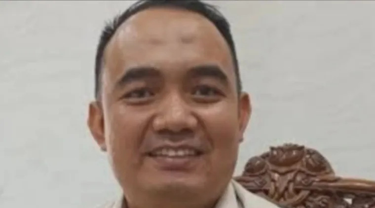 Kepala UPT Samsat Padang Defrizal (foto: ist)