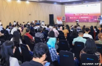 Wakil Menteri Ketenagakerjaan (Wamenaker), Afriansyah Noor membuka acara ASEAN Leader: Dream, Lead, Inspire di Gedung Vokasi Kement erian Ketenagakerjaan, Jakarta, Selasa. (humas)
