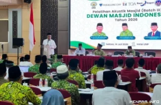Sekdaprov Sumbar, Arry Yuswandi berikan arahan pada pembukaan Pelatihan Akustik Masjid (Batch III) Tahun 2026 yang diselenggarakan Pengurus Wilayah DMI Sumbar di Hotel UNP Hospitality and Convention, Selasa. (humas)