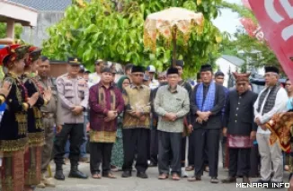 Wakil Wali Kota Padang Maigus Nasir Bersama Forkopimcam Lubeg Saat Membuka Festival Alek Nagari Nan XX, Sabtu (11/7/2026)