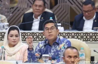 Anggota Komisi V DPR RI, Lokot Nasution, dalam rapat kerja Komisi V DPR RI di Gedung Nusantara, Kompleks Parlemen, Selasa. (humas)