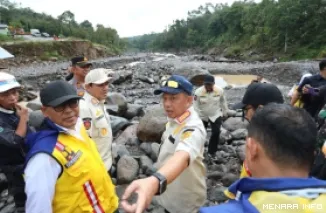 Kasatgas PRR, Tito Karnavian saat meninjau kawasan Enang-Enang di Bener Meriah, Aceh. (humas)