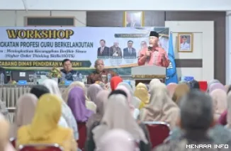 Gubernur Sumatera Barat, Mahyeldi berikan arahan pada Workshop Peningkatan Profesi Guru Berkelanjutan bertema Meningkatkan Kecanggihan Berpikir Siswa di SMAN 2 Bukittinggi, Sabtu. (humas)