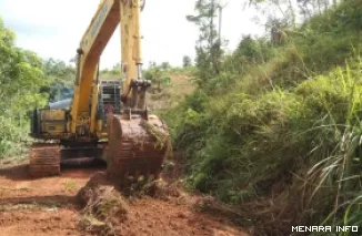Proses land clearing untuk pembangunan hunian tetap di Desa Palopat Pijorkoling, Kecamatan Padangsidimpuan Tenggara, Kota Padangsidimpuan, Sumatera Utara. (humas)