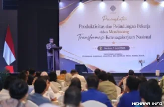 Menteri Ketenagakerjaan, Yassierli jadi narasumber pada kegiatan Peningkatan Produktivitas dan Pelindungan Pekerja dalam Mendukung Transformasi Ketenagakerjaan Nasional di Medan, Sumatera Utara, Selasa (7/7/2026) malam. (humas)
