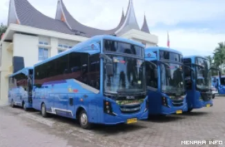Armada Trans Padang (*)