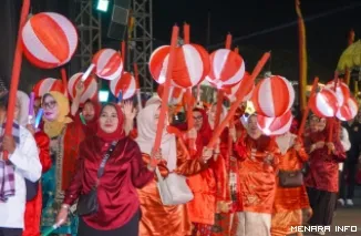 Salah Satu Kelompok Peserta Pawai Telong-Telong (*)