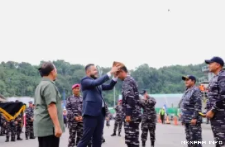 Wali Kota Padang Fadly Amran Menyambut Kedatangan KRI Teluk Kendari 518 (*)