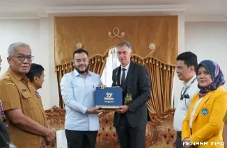 Wali Kota Padang Fadly Amran Saat Menyambut Duta Besar Republik Federal Jerman untuk Indonesia Ralf Beste, Selasa (11/8/2026)