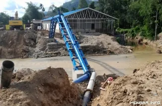 Perumda Air Minum Padang Melakukan Penataan Pipa di Kawasan Jembatan Kampung Tanjung, Kecamatan Kuranji, Jumat (28/8/2026)