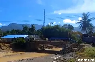 Pembangunan Kembali Jembatan Kampung Tanjung Pasca Rusak Akibat Banjir (*)