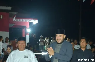 Wali Kota Padang Fadly Amran Saat Menghadiri malam puncak peringatan HUT ke-81 Kemerdekaan RI yang Digelar Masyarakat Jalan Jawa Gadut RT 01 RW 03, Kelurahan Limau Manis, Kecamatan Pauh(*)