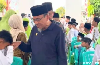 Wakil Wali Kota Padang Maigus Nasir Menghadiri Kegiatan Semarak Maulid Nabi Muhammad SAW 1448 Hijriah di Kelurahan Ampang Kecamatan Kuranji, Minggu (9/8/2026).