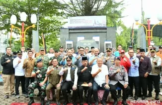 Wali Kota Padang Fadly Amran Bersama Seluruh Stakeholder di Monumen Gempa 2009 (*)
