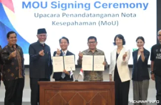 Gubernur Sumatera Barat Mahyeldi Memberikan sambutan acara puncak pertukaran budaya Provinsi Sumbar Indonesia dan Jeonbuk Province South Korea, Youth Centre Padang, Sabtu (19/09/2026). (humas)