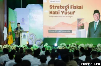 Wakil Ketua DPR RI, Cucun Ahmad Syamsurijal pada kegiatan bedah buku karya terbarunya dengan judul "Strategi Fiskal Nabi Yusuf: Pelajaran Abadi untuk Negeri" di UIN Sultanah Nahrasiyah Lhokseumawe, Rabu (16/9/2026). (humas)