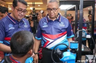 Wakil Menteri Ketenagakerjaan (Wamenaker), Afriansyah Noor tinjau pelaksanaan CGC Indonesia 2026: Mobile Phone Repair Exhibition & Competition yang digelar Asosiasi Teknisi Ponsel Indonesia (TESPOIN) di Jakarta, Sabtu (26/9/2026). (humas)