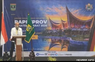 Ketua Kadin Sumbar Buchari Bachter Saat Menyampaikan Sambutan Pada Kegiatan Rapimprov Kadin Sumbar, Kamis (24/9/2026)