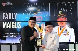 Wakil Wali Kota Padang Maigus Nasir Bersama Ketua Komisi X DPR RI Agung Widyantoro (*)