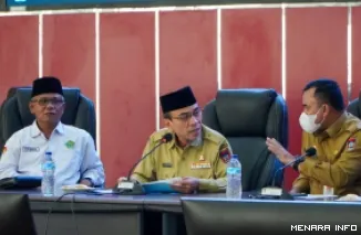 Wakil Wali Kota Padang Maigus Nasir Bersama Setdako Raju Minropa(*)