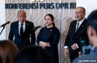 Ketua DPR RI, Puan Maharani berikan keterangan pers usai rapat paripurna di Kompleks Parlemen, Senayan, Jakarta, Selasa (22/9/2026). (humas)