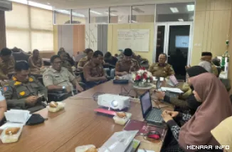 Staf Ahli Gubernur Bidang Sosial Kemasyarakatan, Nizam Ul Muluk memimpin rapat persiapan Palestina Run dan Konser Amal yang akan digelar pada 4 Oktober 2026 di Ruang Rapat Kepala Biro Kesra, Selasa. (humas)