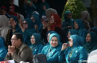 Ketua TP PKK Kota Padang Ny Dian Puspita Fadly Amran Saat Menghadiri Pembukaan Jambore Kader Berprestasi Tingkat Sumbar(*)
