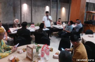 Wakil Gubernur Sumatera Barat, Vasko Ruseimy dialog dengan kafilah Sumbar di arena Musabaqah Tilawatil Quran (MTQ) Nasional XXXI di Semarang, Jawa Tengah, Selasa malam. (humas)