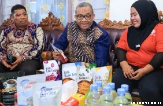 Wakil Menteri Ketenagakerjaan (Wamenaker) Afriansyah Noor saat mengunjungi Fala Satu Putri di Jalan Pertamina 277, Tafure, Ternate Utara, Jumat (18/9/2026). (humas)