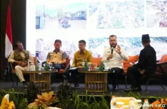 Wali Kota Padang Fadly Amran memaparkan pengalaman Kota Padang dalam menghadapi berbagai bencana pada Seminar Kebencanaan Apeksi Komwil I di Hotel Santia, Rabu (30/9/2026).