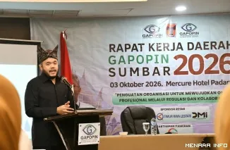 Wali Kota Padang Fadly Amran Membuka Rapat Kerja Daerah (Rakerda) Gabungan Pengusaha Optik Indonesia (Gapopin) Sumatera Barat (Sumbar) Tahun 2026 di Hotel Mercure, Sabtu (3/10/2026).