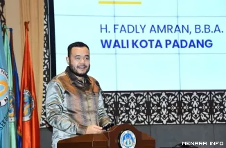 Wali Kota Padang Fadly Amran Saat Menjadi Keynote Speaker Dalam Temu Akbar Alumni UNP 2026, Sabtu (24/10/2026)