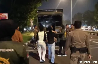 Petugas Satpol PP Padang Menjaring  Sejumlah Wanita yang Masih Berkeliaran Hingga Dini Hari (*)