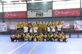 Tim Bola Tangan Kota Padang (*)