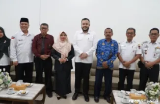 Wali Kota Padang Fadly Amran Menerima Kunjungan Silaturahmi Ketua Pengadilan Agama Padang, Anneka Yosihilma, di Rumah Dinas Wali Kota Padang, Rabu (28/10/2026).