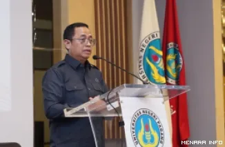 Anggota Bawaslu RI Puadi Saat Hadir Pada Kegiatan Bawaslu Campus Connect di UNP, Selasa (13/10/2026).