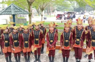 Tim Pasukan Pengibar Bendera (Paski) MTsN 3 Kota Padang (*)