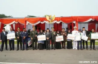 Wakil Wali Kota Padang Maigus Nasir Bersama Para Penerima Penghargaan Seusai Upacara Hari Kesaktian Pancasila, Kamis (1/10/2026)