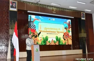 Wali Kota Padang Fadly Amran Saat Menjadi Narasumber Sekaligus Membuka Kegiatan Latihan Keterampilan Manajemen Mahasiswa Tingkat Menengah (LKMM-TM) Nasional 2026 di Convention Hall Universitas Andalas (Unand), Kamis (29/10/2026).
