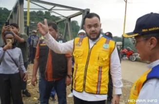 Wali Kota Padang Fadly Amran Meninjau Sejumlah Lokasi Pembangunan Infrastruktur di Kota Padang, Jumat (30/10/2026).