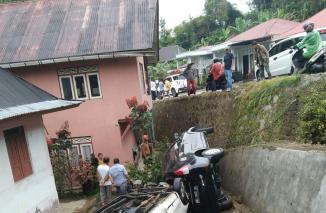 Bupati Tanah Datar Desak Pemprov Sumbar Bangun Pembatas Jalan di Batipuh