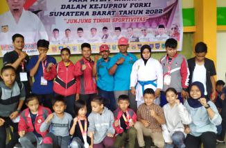 Atlet FORKI Limapuluh Kota Boyong Tiga Medali Emas Pada Kejurda Sumbar Karate-Do