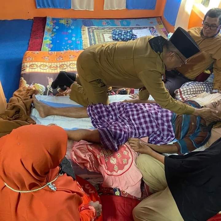 Marfendi Besuk Korban Kecelakaan Balapan Motor Bang Wako Open Road Race 2022