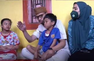 Erman Safar Bantu Pengobatan Warga yang Alami Kaki Lumpuh Sampai Tuntas