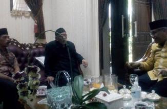 Diantara para pemangku adat Kurai