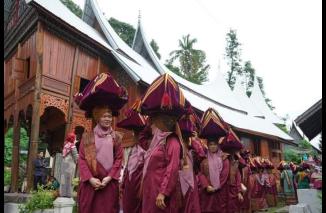 Wabup Richi Harapkan Pesona Nagari Sumpur Tetap Dilestarikan Dalam Festival Danau Singkarak