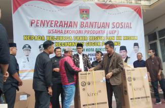160 KK di Kecamatan GP Bukittinggi Terima Bantuan UEF