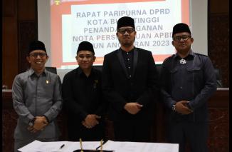 Enam Fraksi di DPRD Bukittinggi Setujui Ranperda APBD 2023