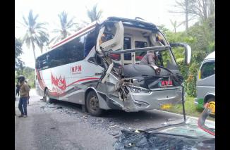 Bus MPM Tabrakan dengan Truk begini Kondisinya